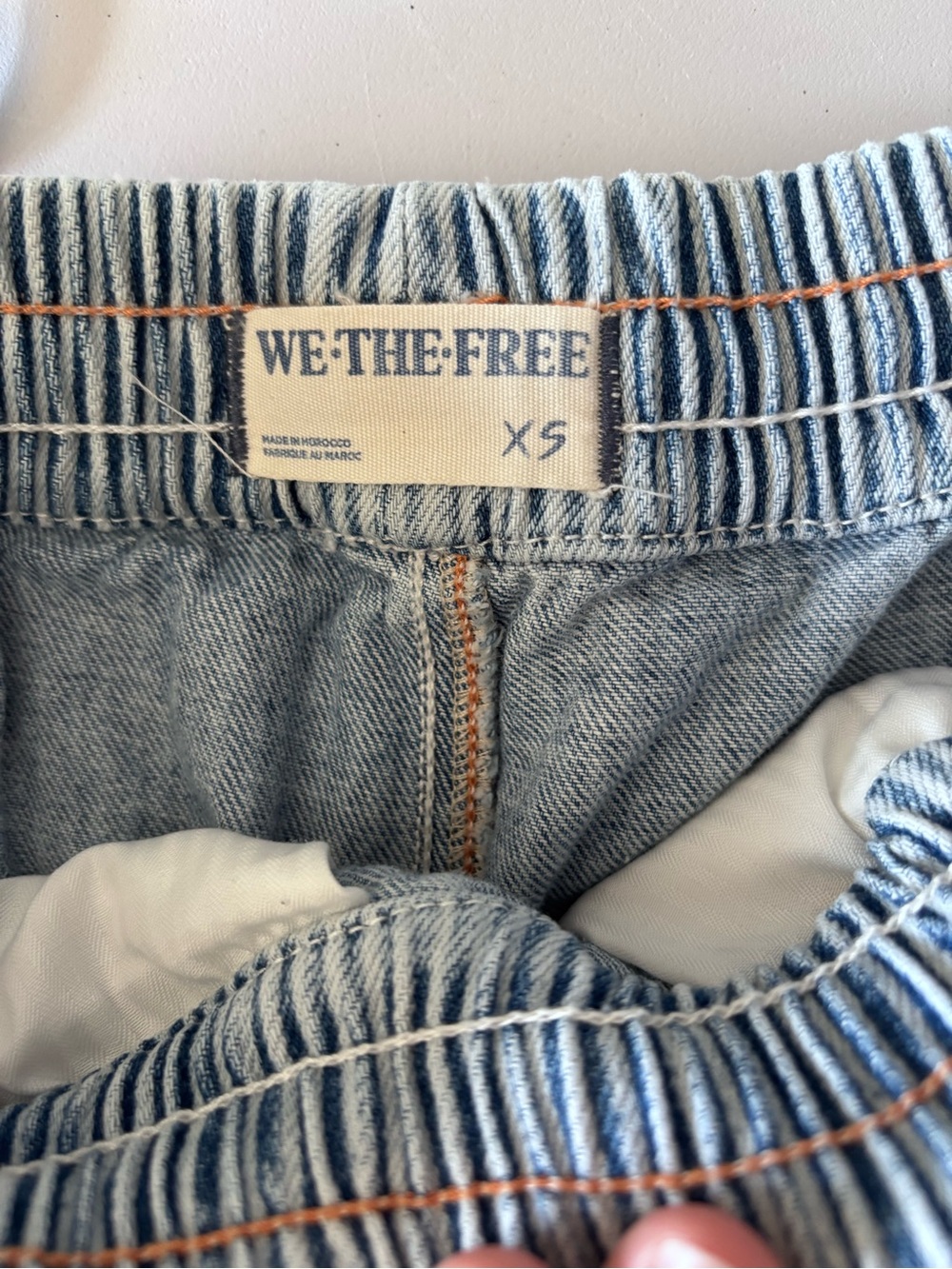 We The Free Bright Eyed Low-Slung Pull-On Barrel Jeans XS $148 - Picture 4 of 7